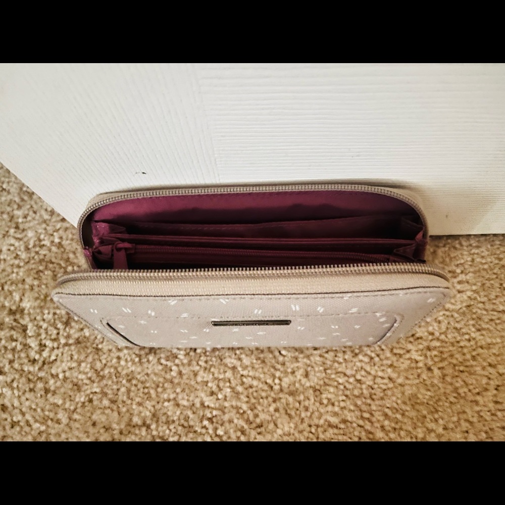 Dakine crossbody purse with matching wallet